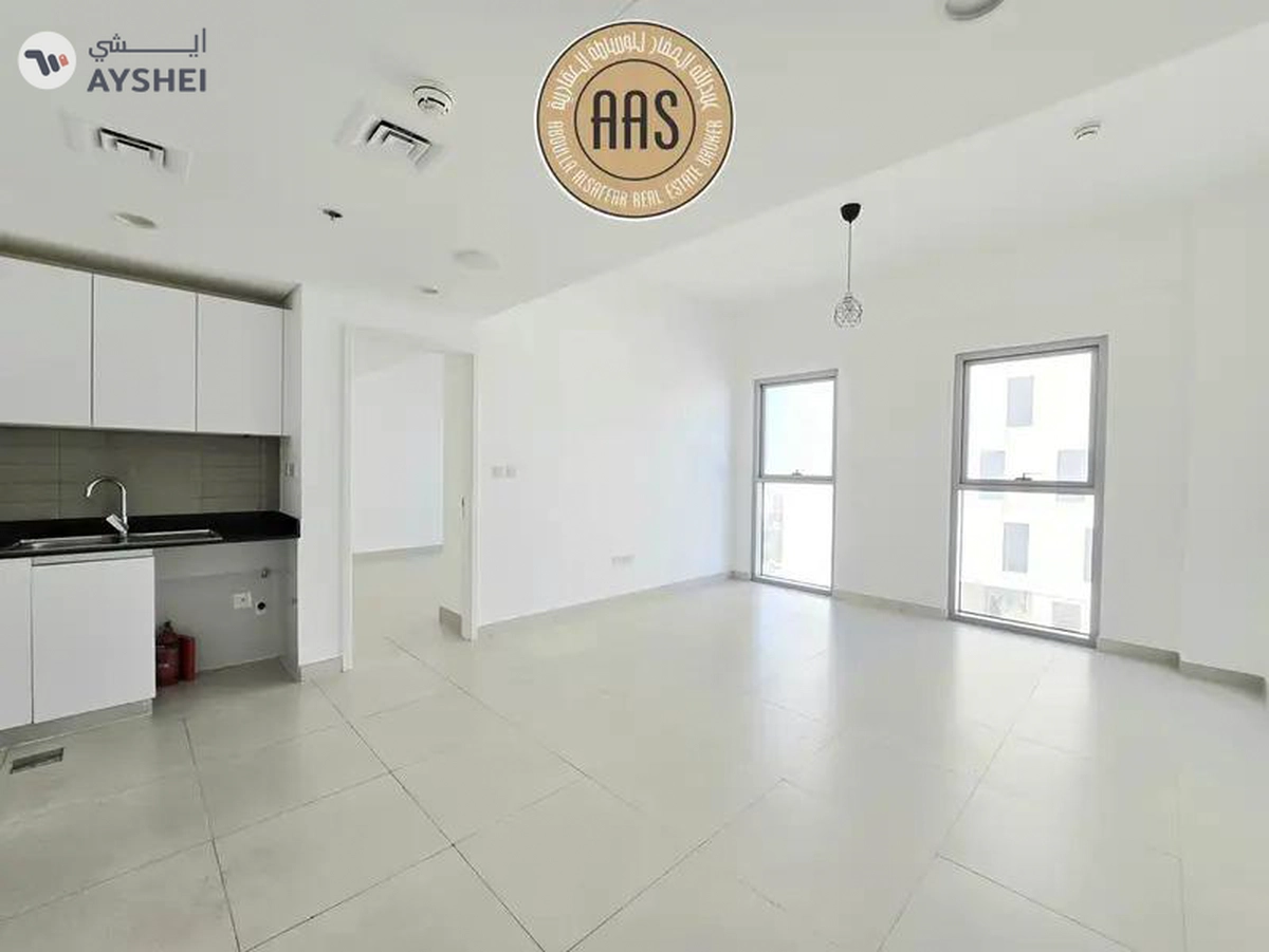 Spacious Apartment ! Pool View ! With Aminities ! Ready to Move ! Luxurious-3-3