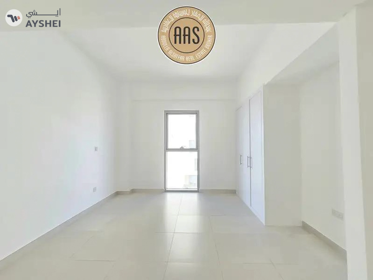 Spacious Apartment ! Pool View ! With Aminities ! Ready to Move ! Luxurious-4-4