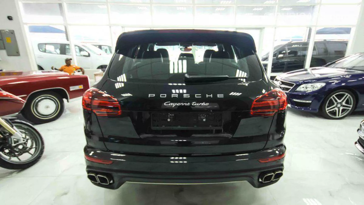 2015 Porsche Cayenne TURBO-8-8