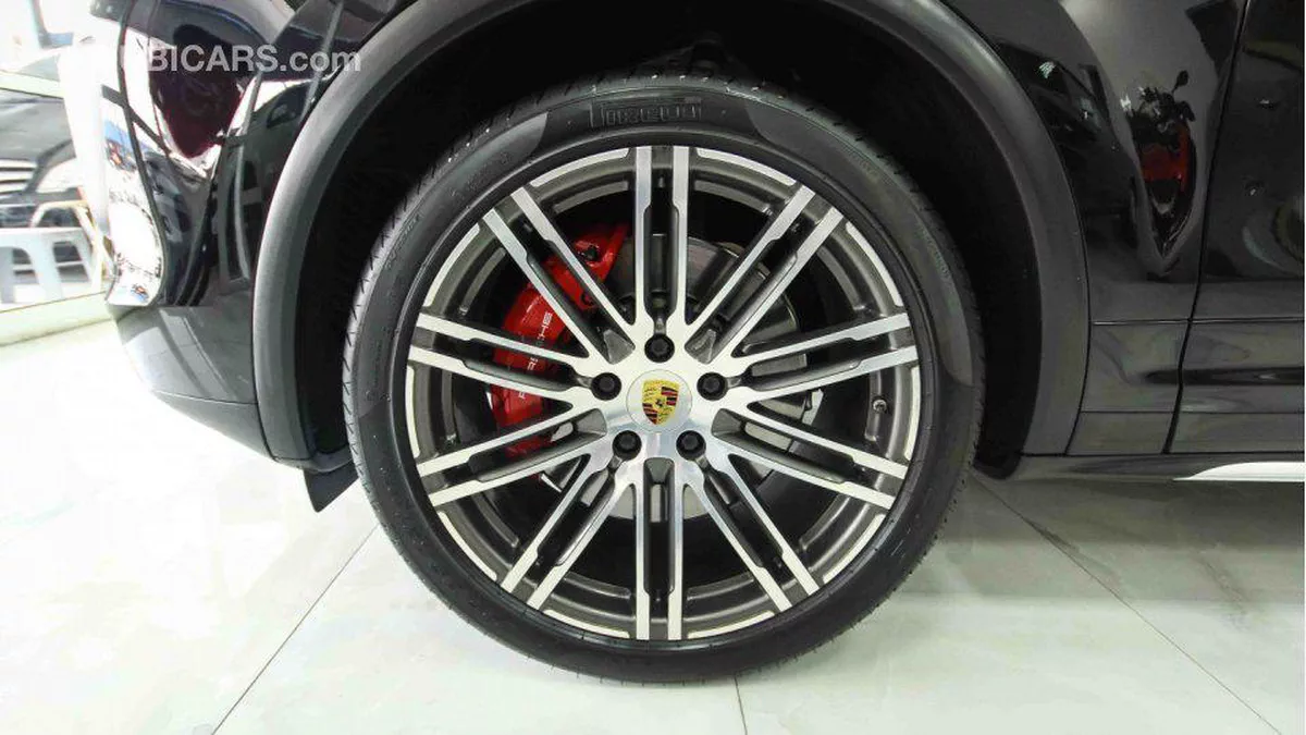 2015 Porsche Cayenne TURBO-10-10