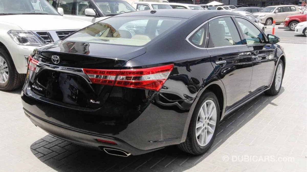 Toyota Avalon XLE-4-4