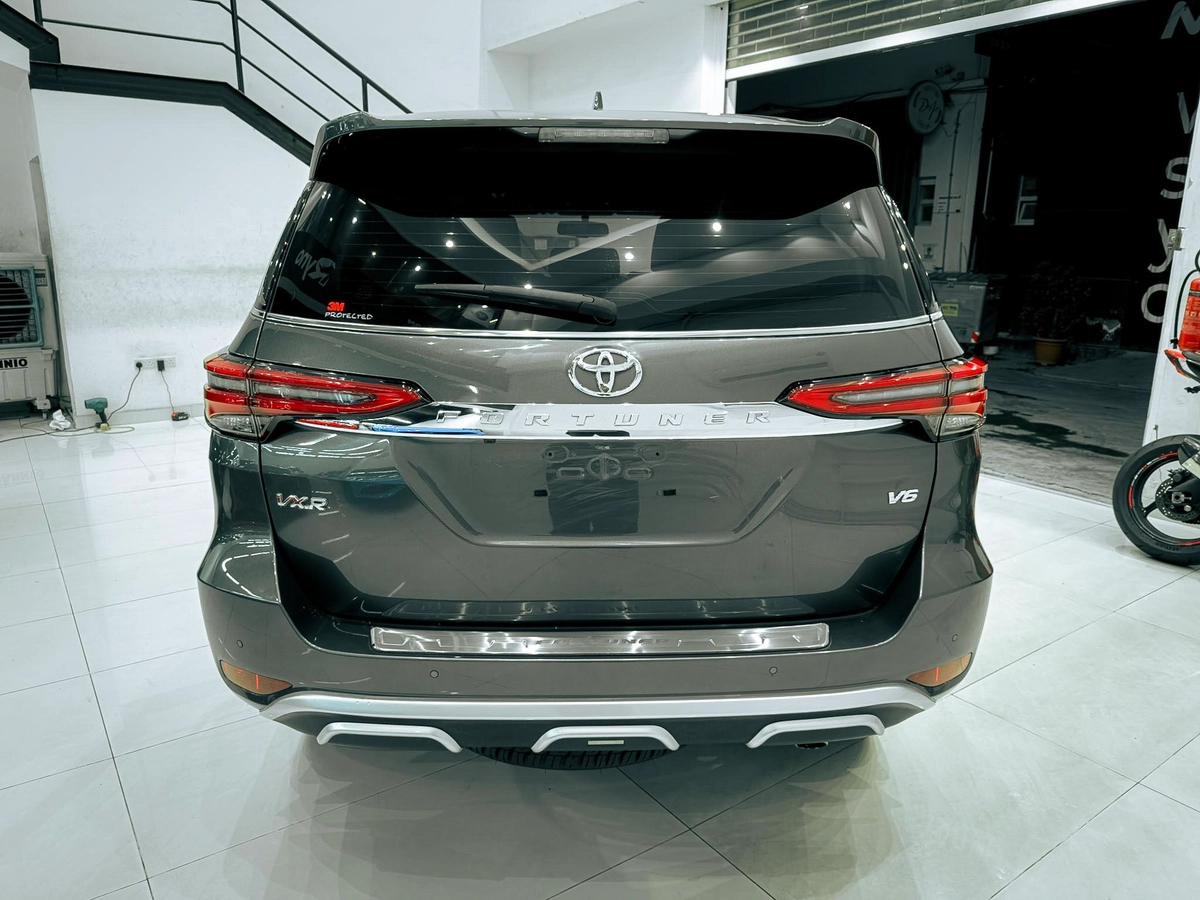 2022 Toyota Fortuner VXR 4.0L V6 // EMI Starts from 2,340 AED-1-1