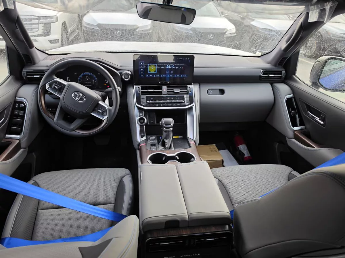 Toyota Land Cruiser LC300 GXR Blue 4.0 2026 – Full Option-3-3