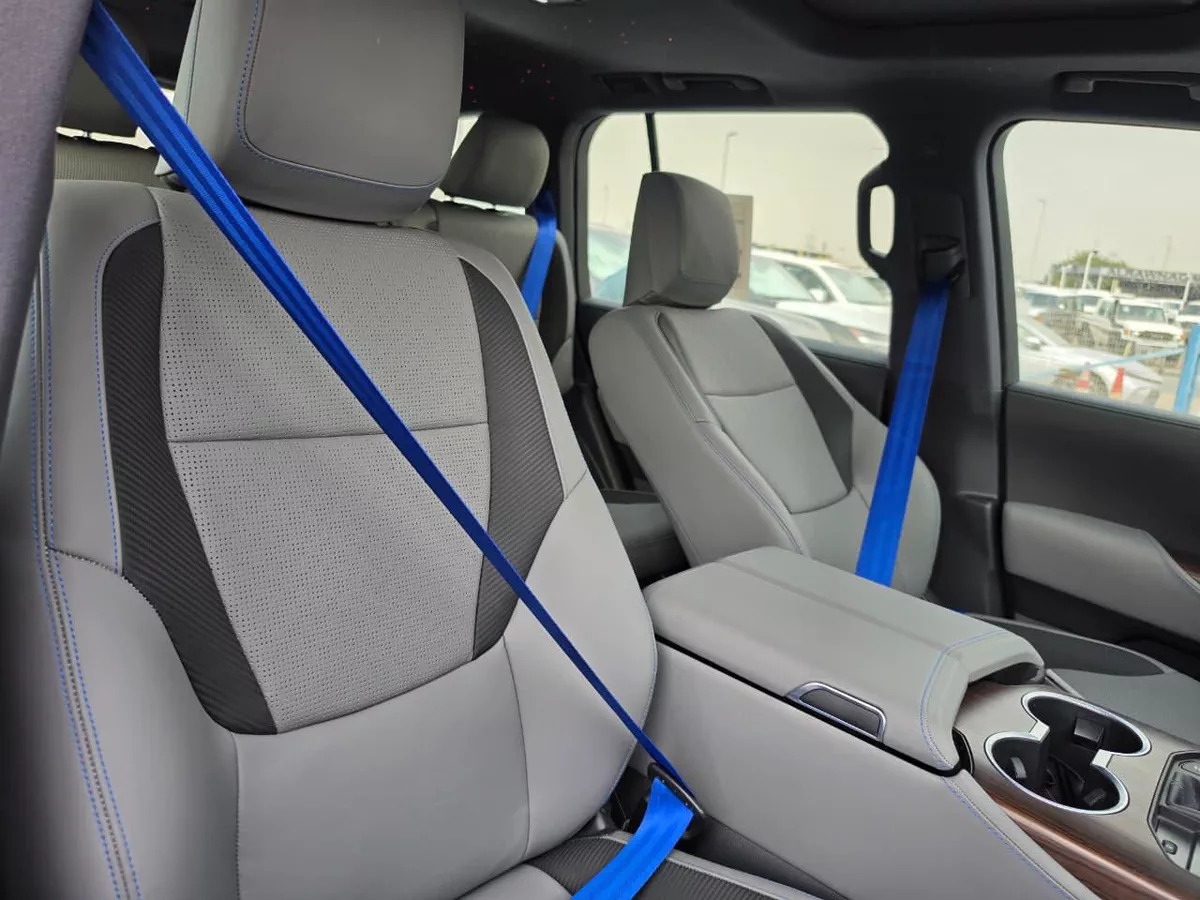 Toyota Land Cruiser LC300 GXR Blue 4.0 2026 – Full Option-11-11