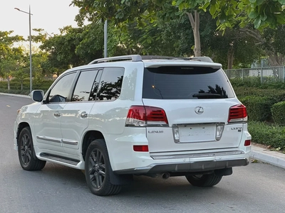 Lexus LX 570 Sport 2011 - GCC Specs - Excellent Condition-3