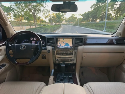 Lexus LX 570 Sport 2011 - GCC Specs - Excellent Condition-8