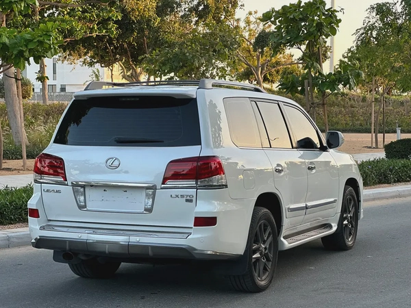 Lexus LX 570 Sport 2011 - GCC Specs - Excellent Condition