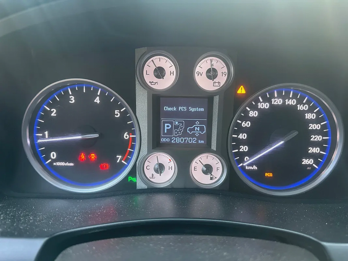 Lexus LX 570 Sport 2011 - GCC Specs - Excellent Condition-11-11