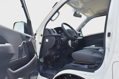 Toyota Hiace Standard-2
