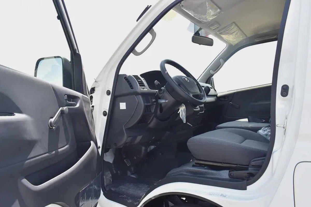 Toyota Hiace Standard-2-2