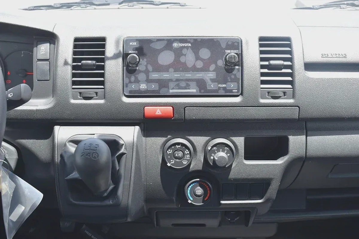 Toyota Hiace Standard-8-8