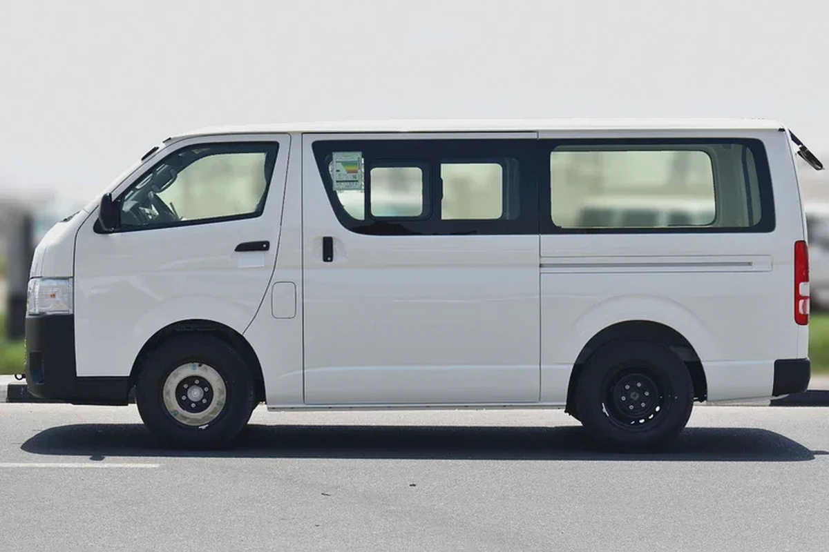 Toyota Hiace Standard-5-5