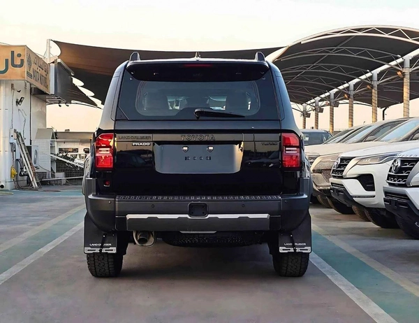 Toyota Prado PLATINUM | 2.8L V4 DIESEL | TOP VARIANT | 360* CAMERA | DIFF LOCK | SUNROOF