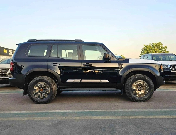 Toyota Prado PLATINUM | 2.8L V4 DIESEL | TOP VARIANT | 360* CAMERA | DIFF LOCK | SUNROOF