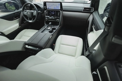 Lexus LX 700h 2025-5