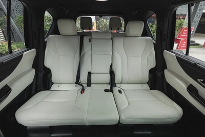 Lexus LX 700h 2025-7