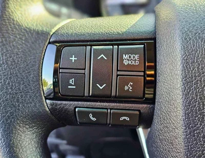 Toyota Hilux TOYOTA HILUX SR5 DOUBLE CABIN || 2.4L DIESEL V4 A/T 4WD | DIFF LOCK | BSM (CODE # HDFAA) WHITE 2026-21