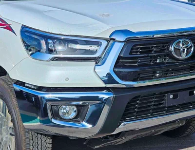 Toyota Hilux TOYOTA HILUX SR5 DOUBLE CABIN || 2.4L DIESEL V4 A/T 4WD | DIFF LOCK | BSM (CODE # HDFAA) WHITE 2026-6