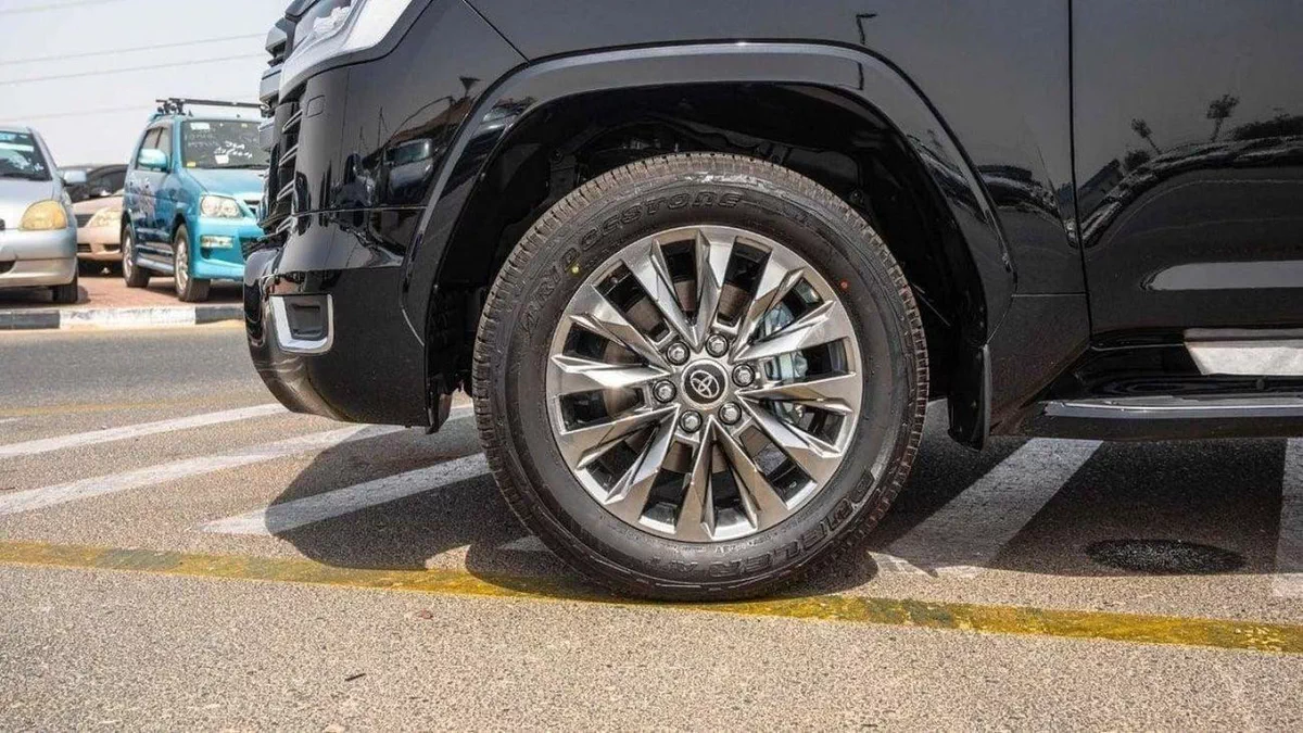 Toyota Land Cruiser VXR Land cruiset VX twin turbo full option 2025-4-0