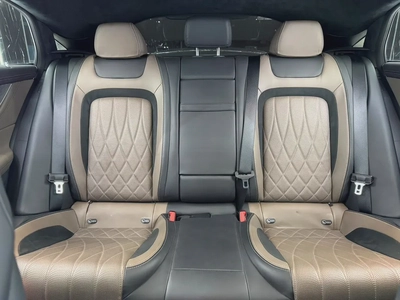 Korean | Low Mileage | Original Paint | Premium Luxury Sedan-18