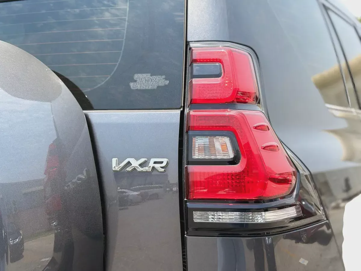 FULL OPTION | TOYOTA PRADO VXR | 4.0L V6 4WD | AGENCY WARRANTY TILL 2028 | 2023-9-9