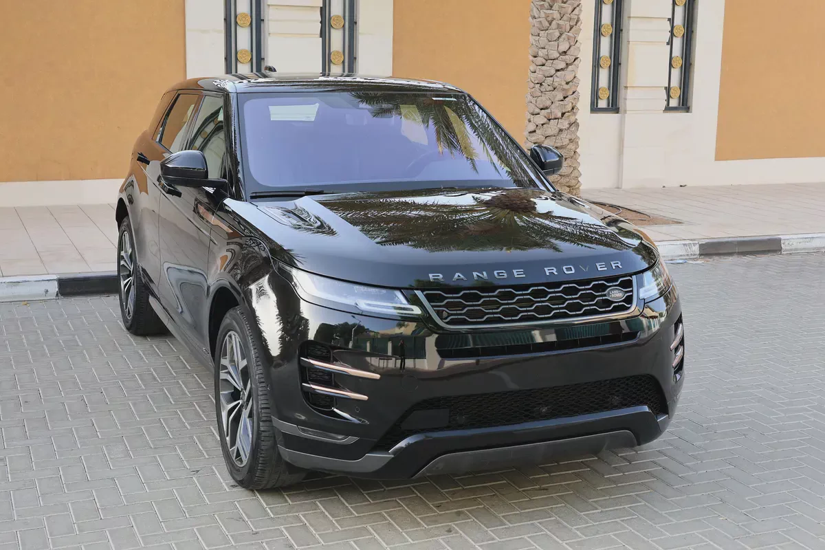 EVOQUE P250 HSE - GCC SPECS - FULL SERVICE HISTORY - ACCIDENT FREE - UNDER WARRANTY --3-3