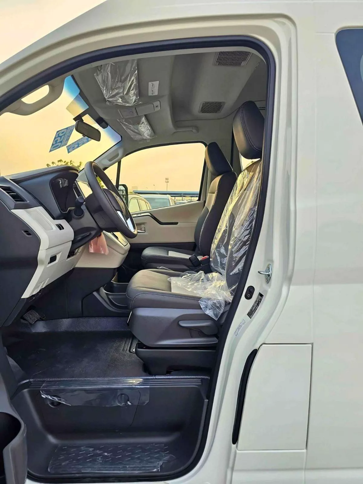 Toyota Hiace GL HIGHROOF GL/3.5L V6 PETROL A/T /HIGH OPTION 13 SEATER/ CODE # HHGL35MP-12-0