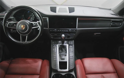 PORSCHE MACAN  2021 - GCC - FULLY LOADED - AMAZING CONDITION-12