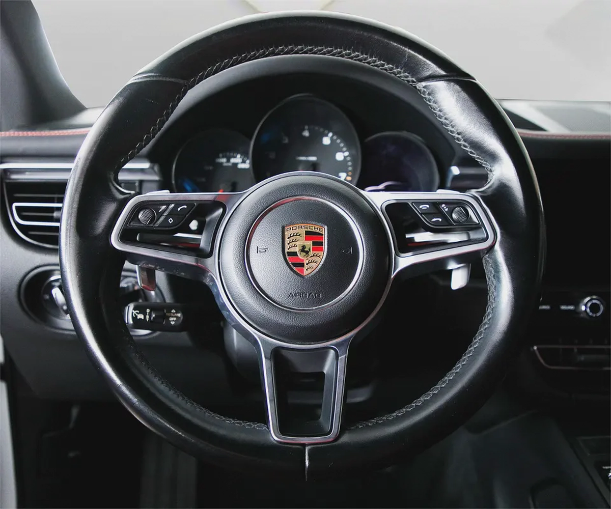 PORSCHE MACAN  2021 - GCC - FULLY LOADED - AMAZING CONDITION-13-13