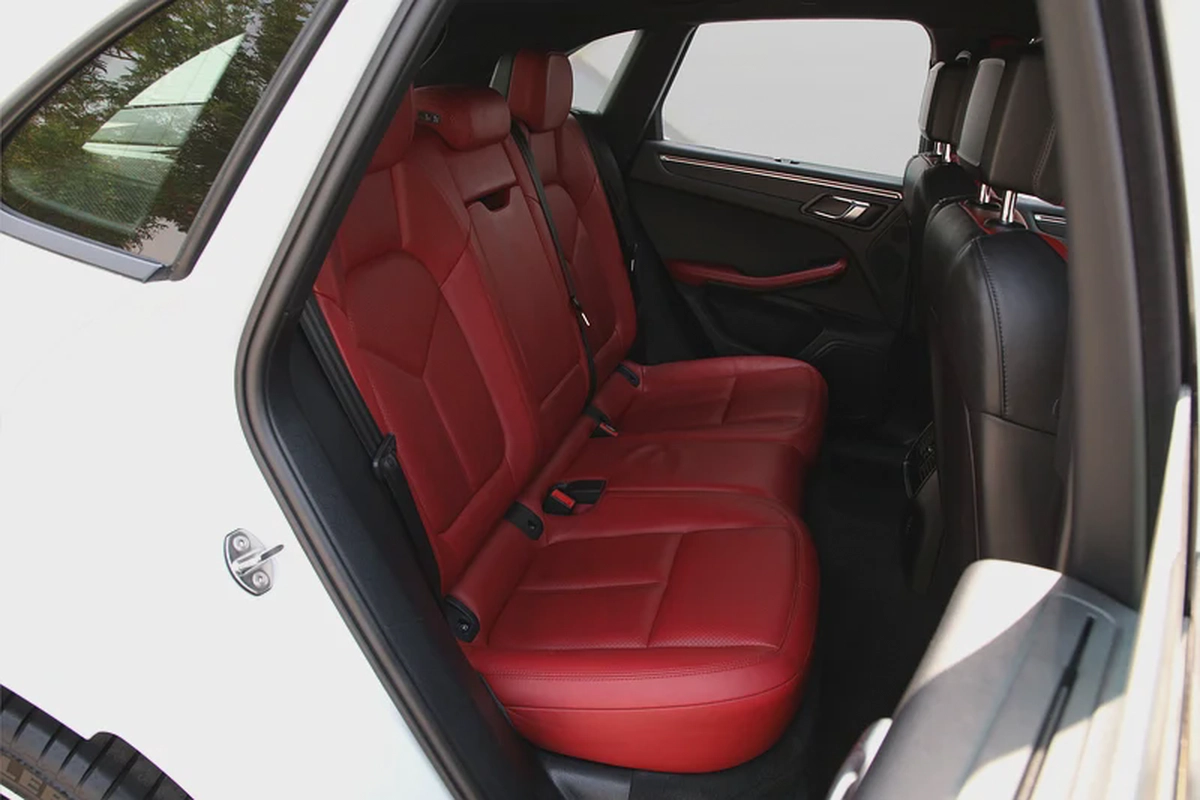PORSCHE MACAN  2021 - GCC - FULLY LOADED - AMAZING CONDITION-19-19
