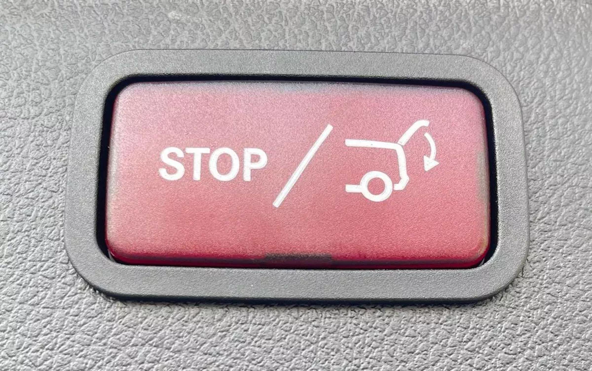 Mercedes Benz V300 Avantgarde Under Agency Warranty 2026 GCC-16-0