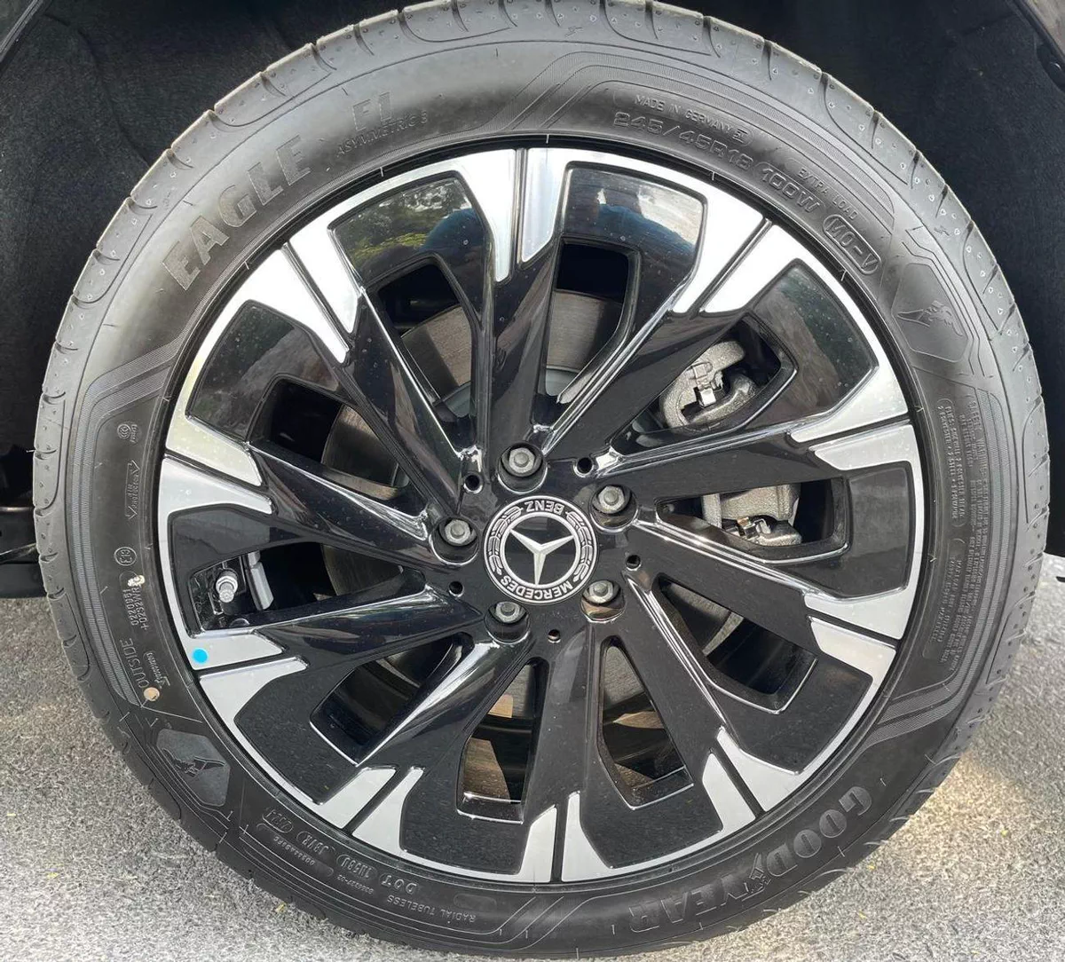 Mercedes Benz V300 Avantgarde Under Agency Warranty 2026 GCC-7-0