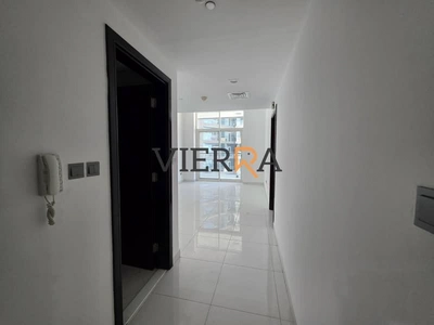 Spacious | Vacant | Prime Location l Perfect View-1