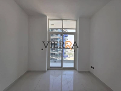Spacious | Vacant | Prime Location l Perfect View-4
