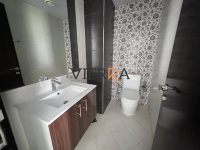 Spacious | Vacant | Prime Location l Perfect View-7