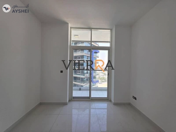 Spacious | Vacant | Prime Location l Perfect View