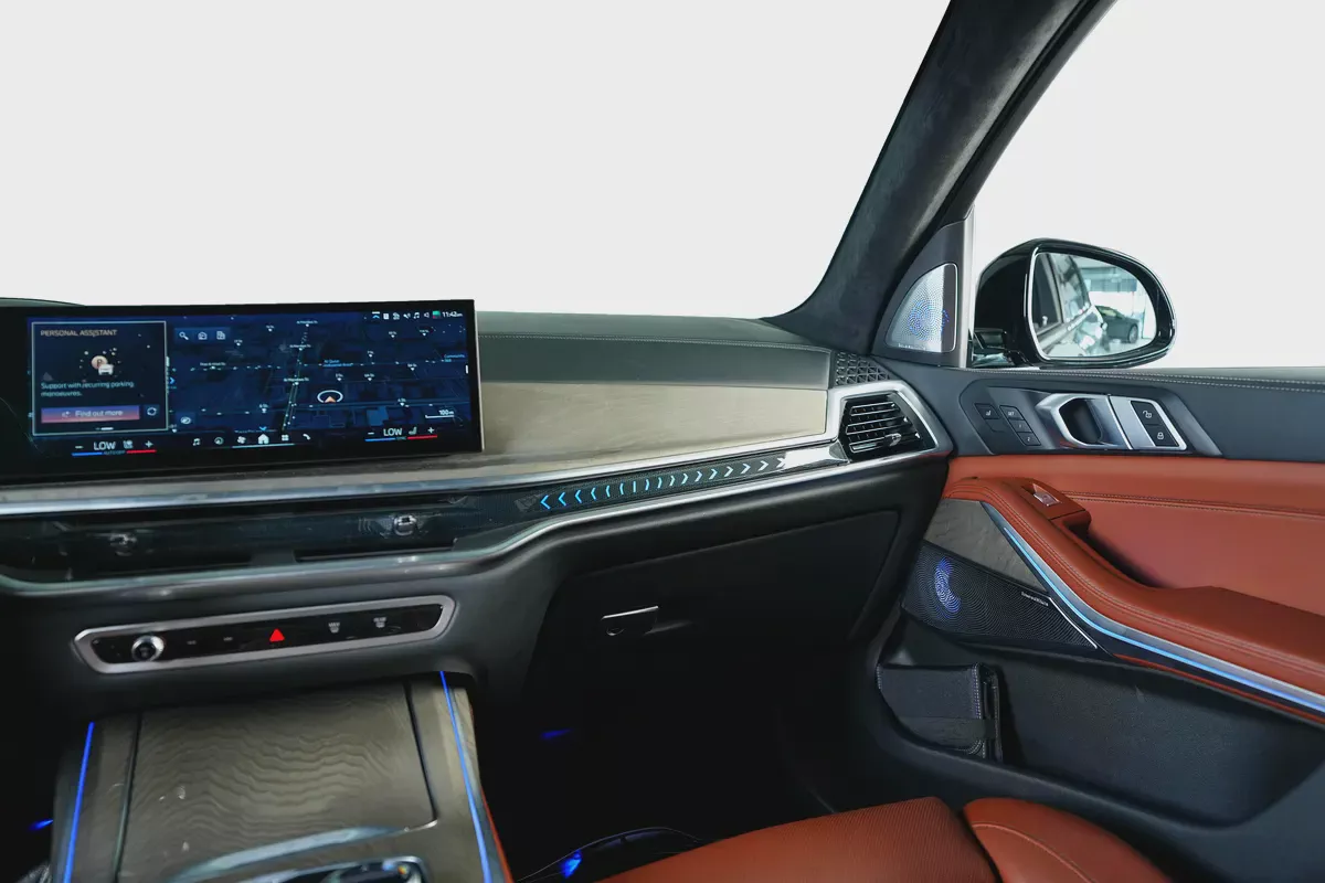 BMW X7 X-Drive 40i M Sport-Masterclass-GCC-7 Seats-BMW Warranty & Service  Until 30/06/2029-10-10