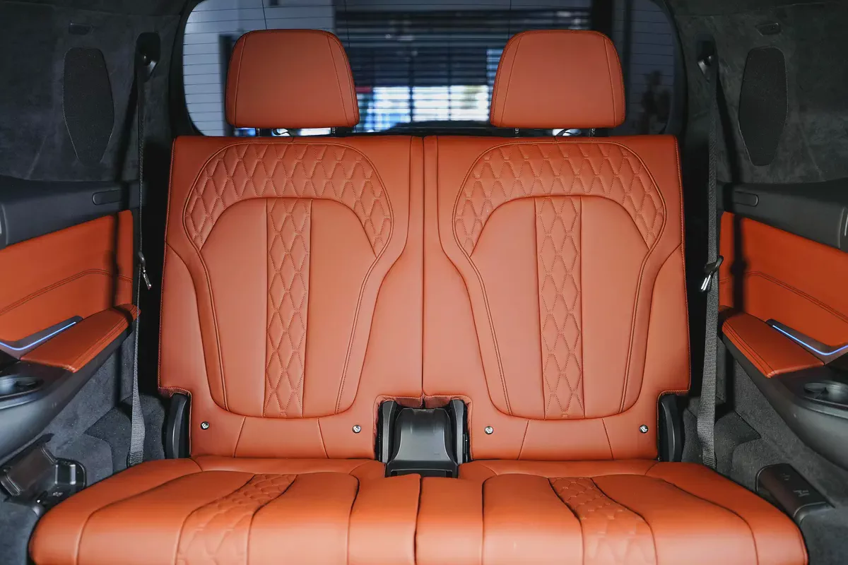 BMW X7 X-Drive 40i M Sport-Masterclass-GCC-7 Seats-BMW Warranty & Service  Until 30/06/2029-18-18