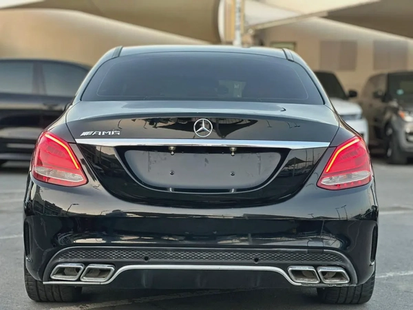 Mercedes-Benz C 300 AMG 2019 - American Specs