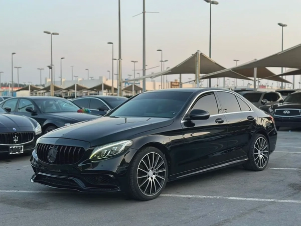 Mercedes-Benz C 300 AMG 2019 - American Specs