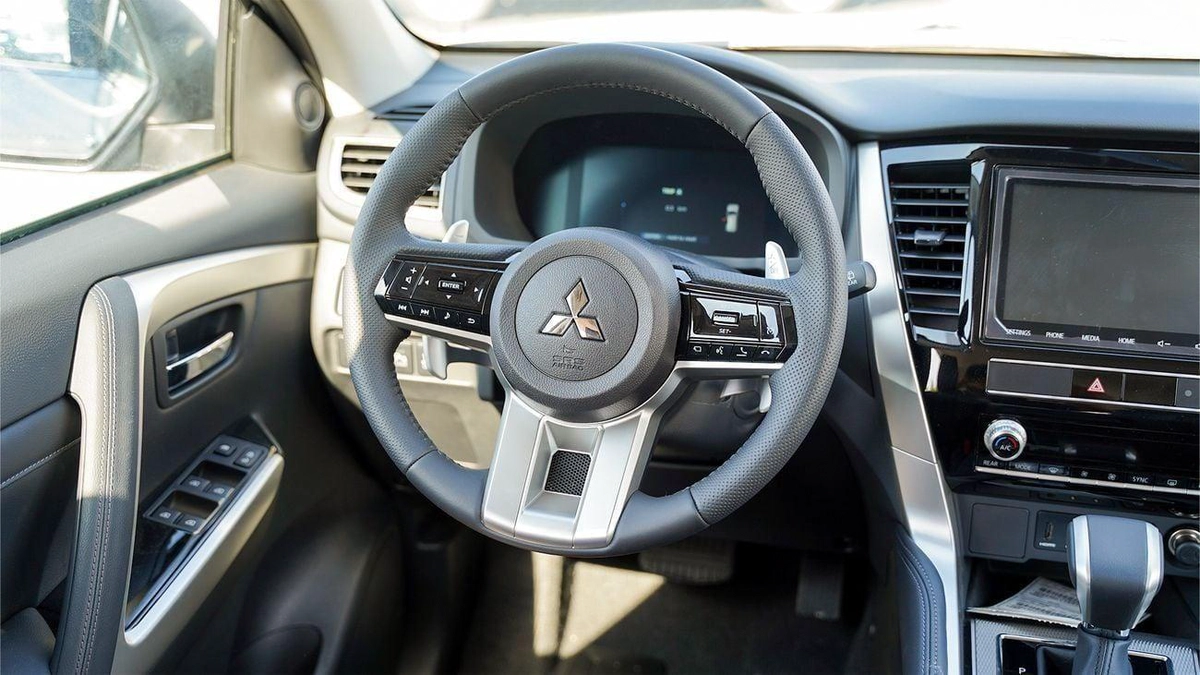 Mitsubishi Montero Sport Brand New 2026 Mitsubishi Montero Sport GLS (H59) 3.0L 6-Cylinder SUV – GCC Specs | Export Ready-4-4