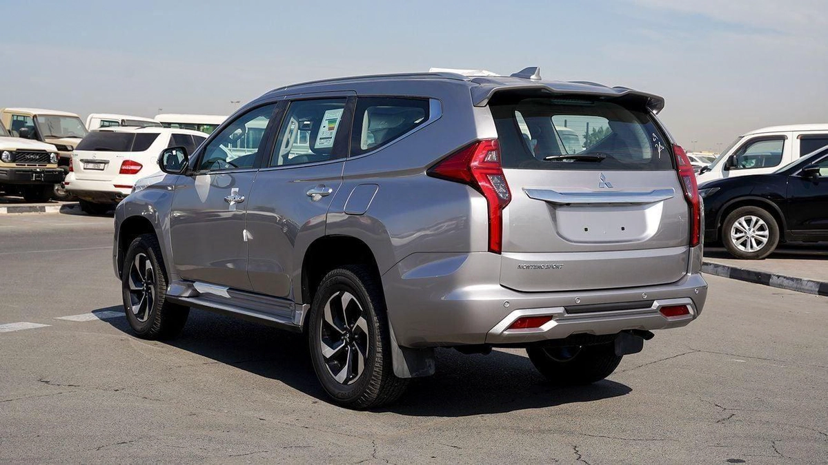 Mitsubishi Montero Sport Brand New 2026 Mitsubishi Montero Sport GLS (H59) 3.0L 6-Cylinder SUV – GCC Specs | Export Ready-14-14