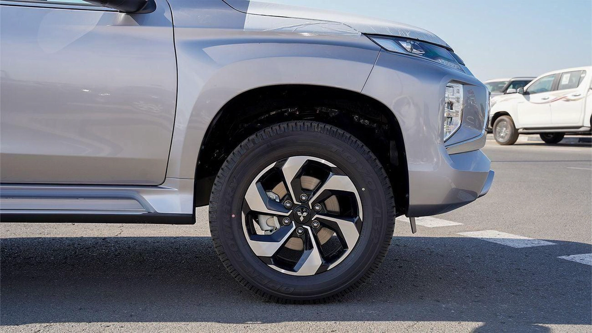 Mitsubishi Montero Sport Brand New 2026 Mitsubishi Montero Sport GLS (H59) 3.0L 6-Cylinder SUV – GCC Specs | Export Ready-15-15