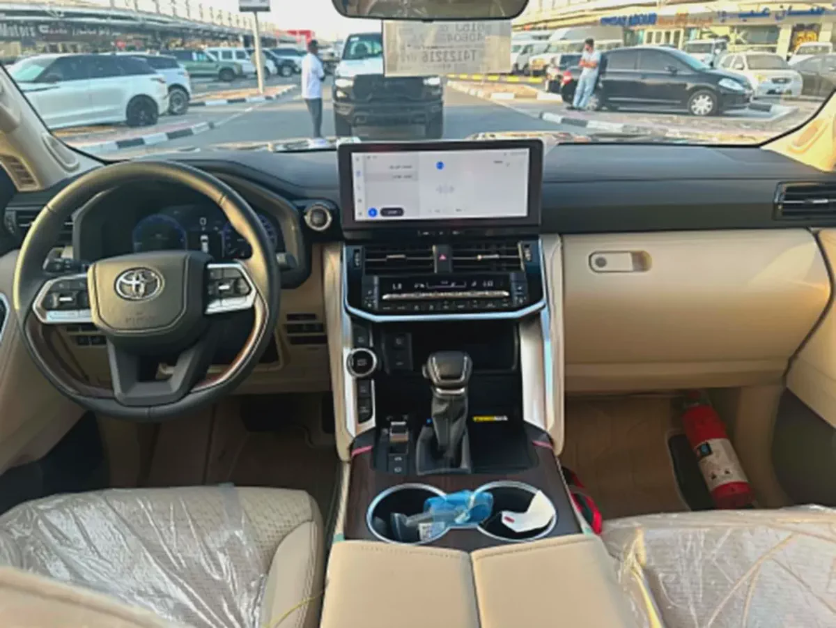 Brand New 2026 Toyota Land Cruiser VXR - GCC Specs-5-5
