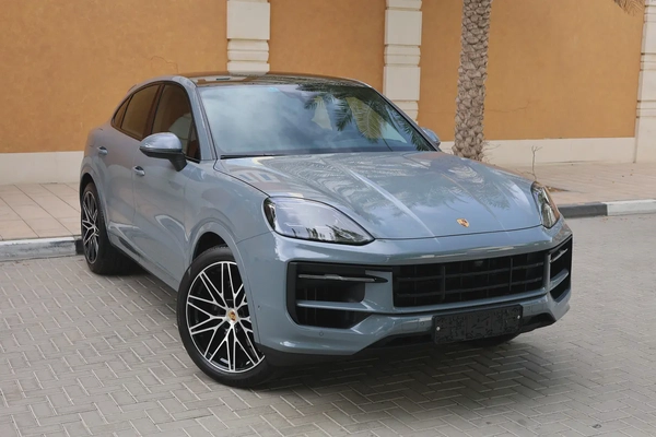 PORSCHE CAYENNE COUPE V6 3.0L - GCC SPECS -UNDER WARRANTY - ACCIDENT FREE - FULL SERVICE HISTORY -