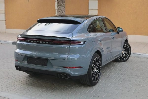 PORSCHE CAYENNE COUPE V6 3.0L - GCC SPECS -UNDER WARRANTY - ACCIDENT FREE - FULL SERVICE HISTORY -