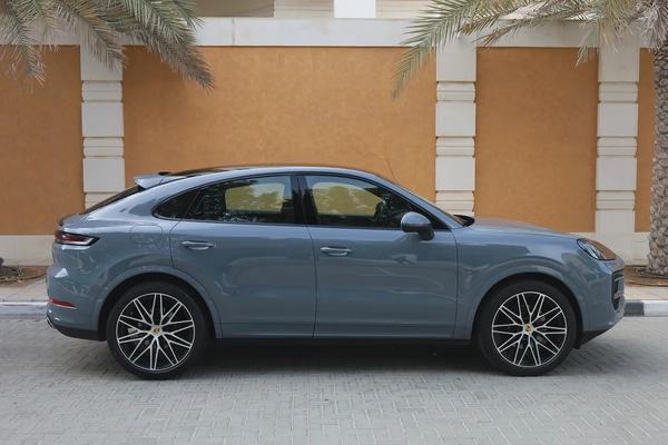 PORSCHE CAYENNE COUPE V6 3.0L - GCC SPECS -UNDER WARRANTY - ACCIDENT FREE - FULL SERVICE HISTORY -
