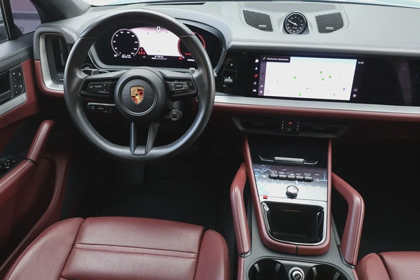 PORSCHE CAYENNE COUPE V6 3.0L - GCC SPECS -UNDER WARRANTY - ACCIDENT FREE - FULL SERVICE HISTORY -