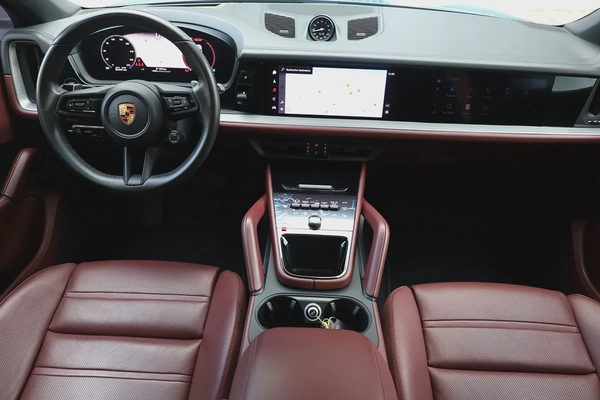 PORSCHE CAYENNE COUPE V6 3.0L - GCC SPECS -UNDER WARRANTY - ACCIDENT FREE - FULL SERVICE HISTORY -