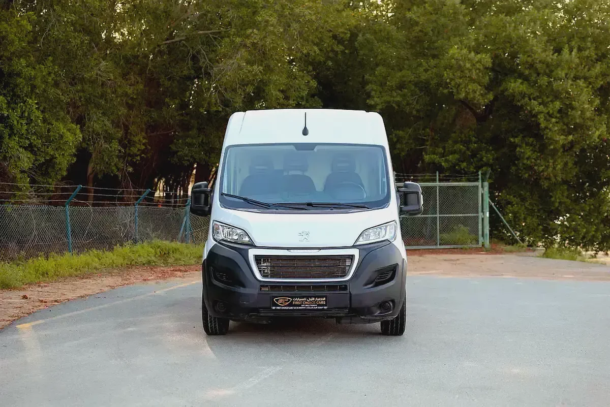 Peugeot Boxer Delivery Van | GCC Specs | Ref#P4566-4-4
